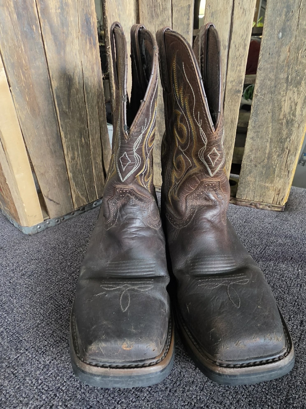 Justin Boots Dark Brown Western Cowboy Boots with Gold Stitching